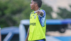 Cadu celebra oportunidades e projeta duelo decisivo do CSA