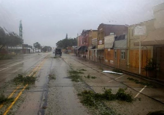 Trump visita o Texas pela 2ª vez para ver danos causados por tempestade