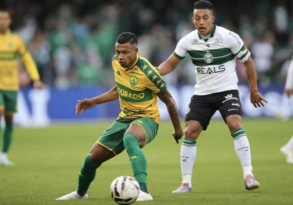 Coritiba vence o Cuiabá e mantém o CRB no G4 da Série B