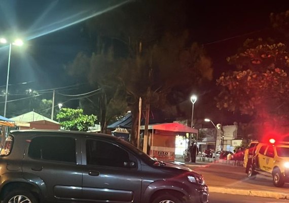 Um homem morre e outro fica ferido em atendo à bala na Praça da Faculdade
