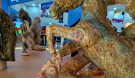 Escultor baiano Flori expõe obras em Maceió; mostra segue depois para Brasília