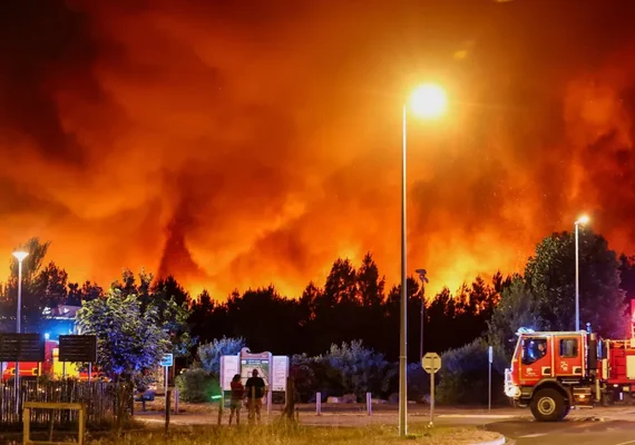 Incêndios na França geram 'nuvens de fogo' que criam clima próprio
