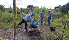 Casal restabelece fornecimento de água para Capela após instalar nova captação