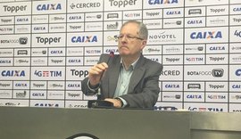 Presidente do Botafogo minimiza cobrança de Jair por reforços