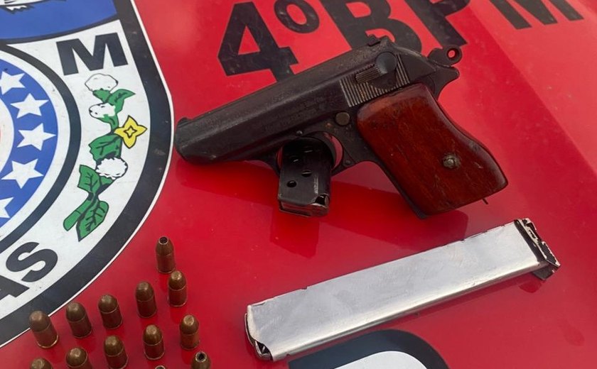 PM apreende drogas em Arapiraca e prende homem com arma de fogo em Maceió