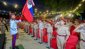 Colégio da PM de Maceió celebra entrega de boinas aos alunos do 6º ano