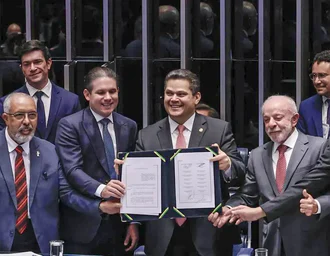 Congresso promulga emenda do fim da 6x1; escala 5x2 começa em 60 dias