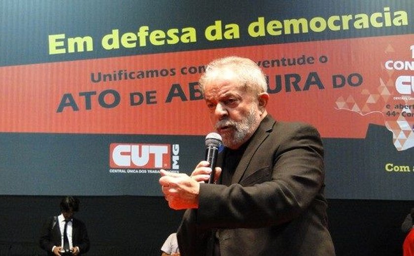 TRF4 mantém bloqueio de bens do ex-presidente Lula