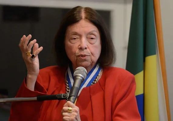 Academia Brasileira de Letras fará homenagem para Nélida Pinõn