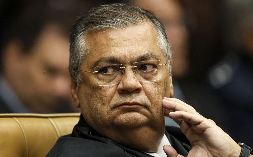 Dino manda PF apurar interferência externa no processo eleitoral