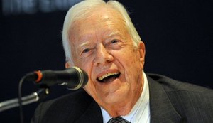 Ex-presidente dos EUA, Jimmy Carter é hospitalizado após desmaiar em evento