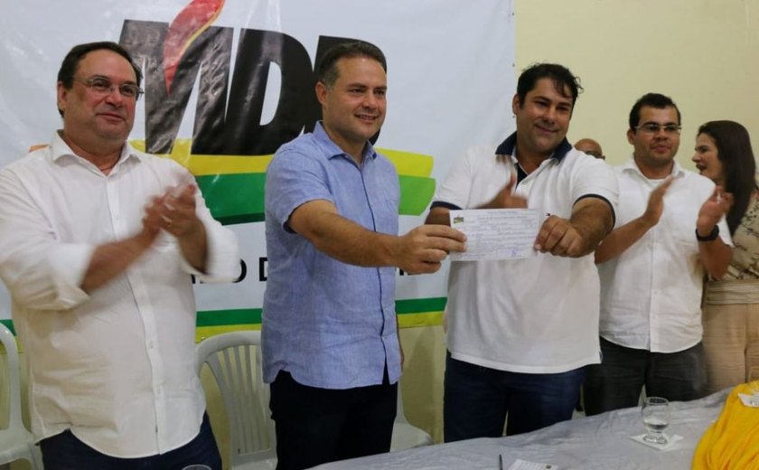 Renan e Luciano abonam filiação do prefeito David Barros ao MDB