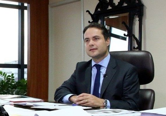 Renan Filho assina concessão de incentivos para instalação de empresas