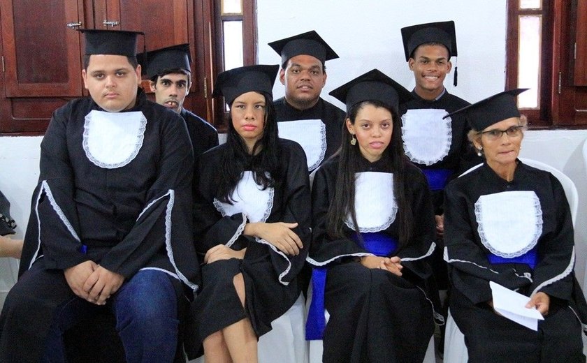 Um diploma na mão e muitos sonhos na cabeça