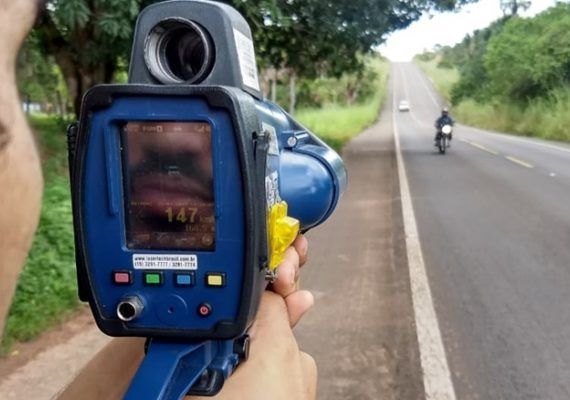 PRF reativa fiscalização com radares móveis e portáteis em rodovias federais