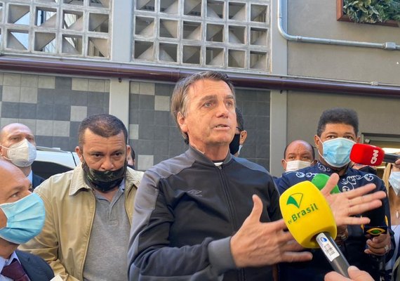 Bolsonaro interrompe férias para tratar suspeita de nova obstrução intestinal em SP