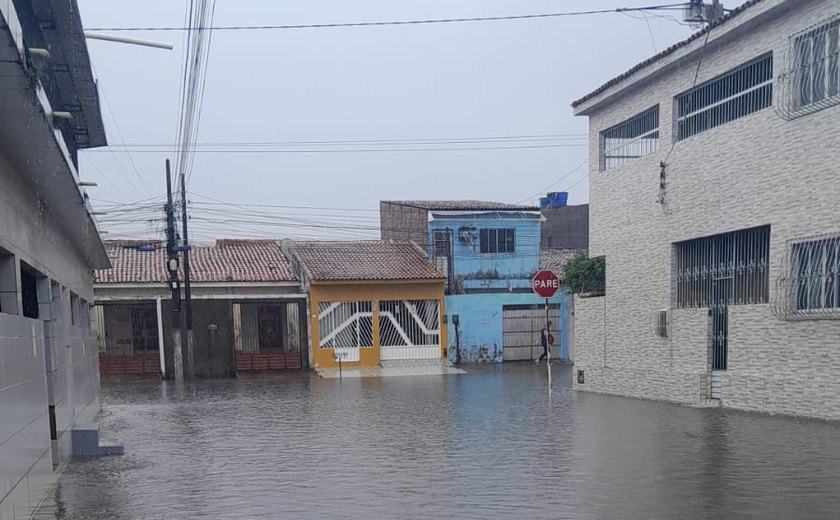 Bairro do Prado sofre com inundações