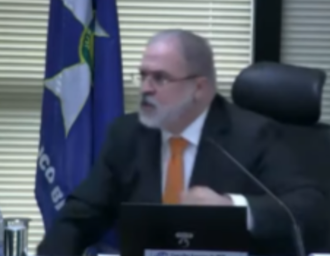 Vídeo: Augusto Aras dá murro na mesa e parte para cima de procurador em sessão do MPF
