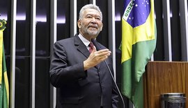 Paulão lamenta manifestações nazistas no mundo e diz que é preciso estar atento pela democracia