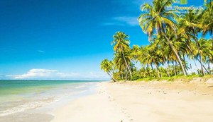 “Nossa praias continuam limpas e atrativas; nada de mancha negra”, diz prefeito   