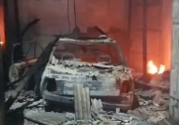 Incêndio destrói casa e carro em Palmeira dos Índios