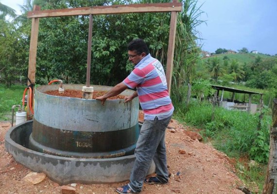 Agricultor produz biogás com fezes de porco