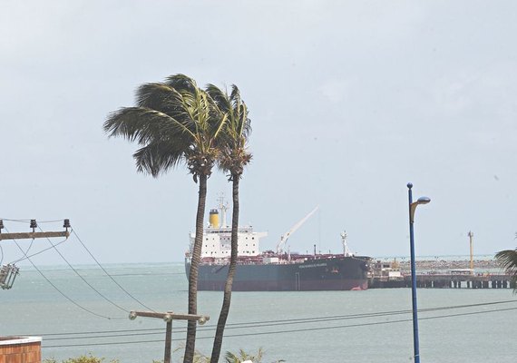Marinha alerta para ventos que podem ter intensidade de até 62 km/h na costa de Alagoas