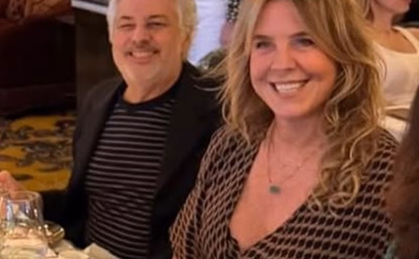 Viúvo de Rita Lee surge ao lado de ex-mulher de Fernando Collor
