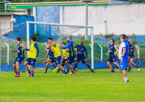 CSA embarca para enfrentar o Paysandu em Belém com 19 relacionados
