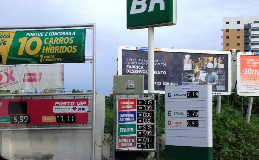 Valor da gasolina comum passa dos R$ 7 na capital