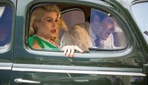 Candinho resolve passear com Sandra e acidente acontece em 'Êta Mundo Bom'