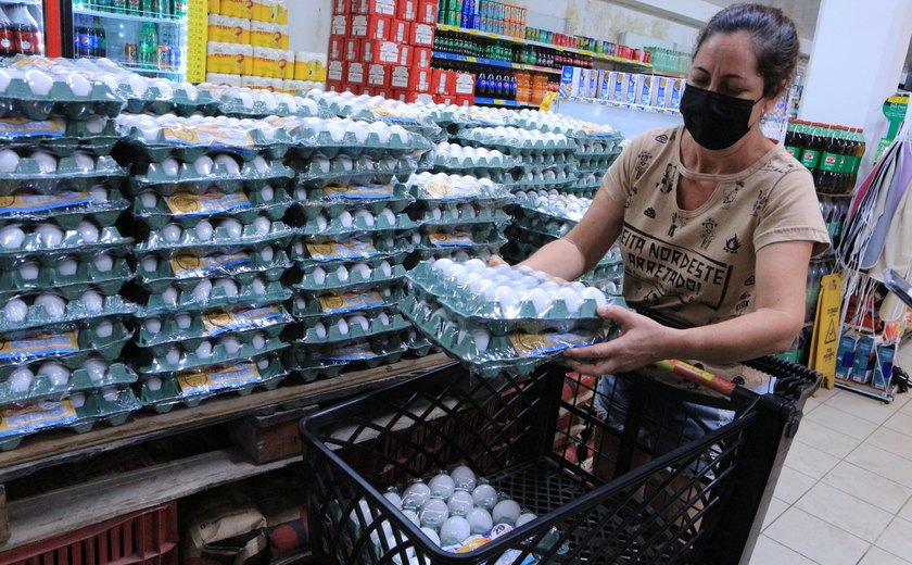 Preço do ovo de galinha sobe mais de 20% em 12 meses
