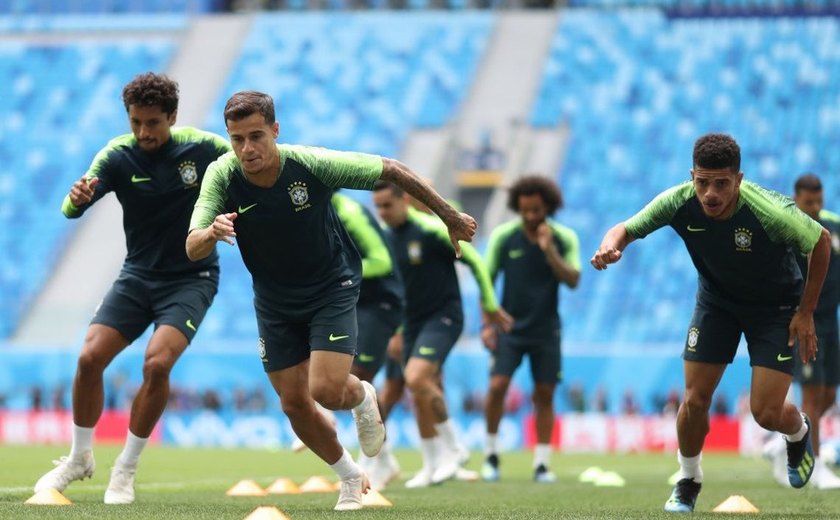 Brasil volta a campo hoje com uma novidade em relação ao time da Copa