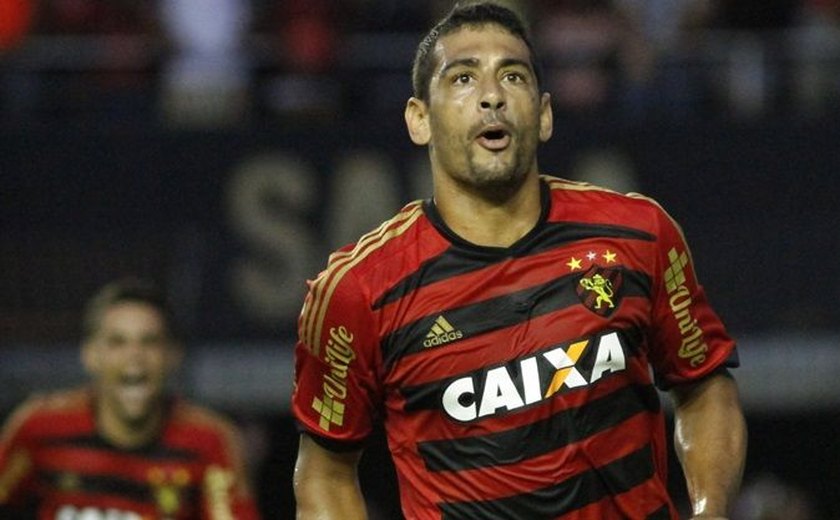 Diego Souza garante permanência no Sport, mas critica diretoria