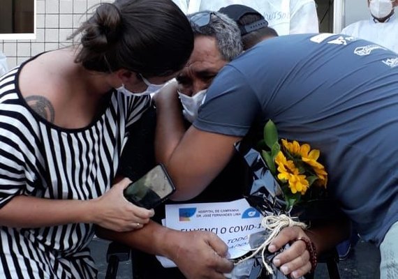 Pacientes recebem alta de Hospital de Campanha em Arapiraca