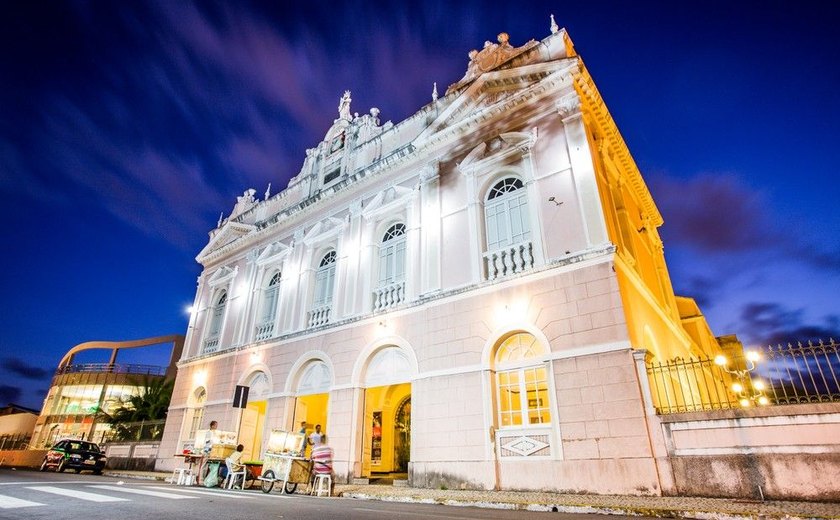 Teatro Deodoro celebra 111 anos com programação especial em Maceió