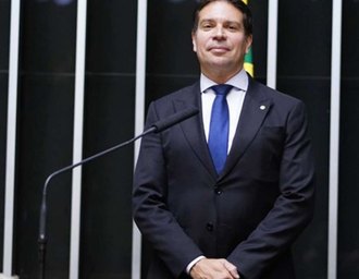 Moraes determina prisão de Ramagem após deputado ser visto em Miami