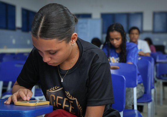 Rede estadual conquista 45 medalhas nas olimpíadas alagoanas de Química, Matemática e Quimeninas