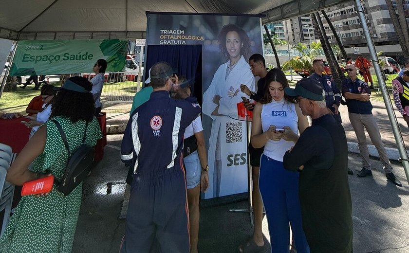 Sesi leva triagem oftalmológica gratuita à ação do Abril Verde na orla de Maceió