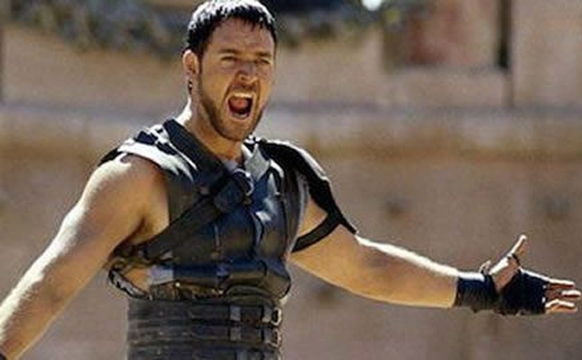 Ridley Scott diz ter ideia para trazer Russell Crowe de volta em Gladiador 2