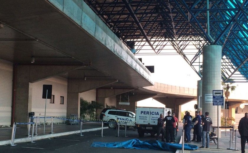 Argentino morre e mulher fica ferida após queda em Aeroporto