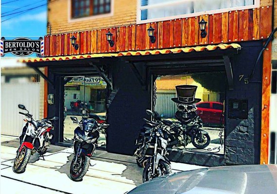 Marca de moda masculina realiza lançamento em barbearia de Maceió