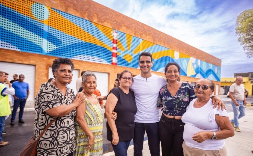 Prefeitura entrega Novo Mercado e realiza sonho de 40 anos no Benedito Bentes