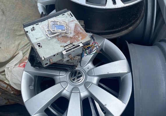 Dois homens são autuados em flagrante por furto a um galpão no Pinheiro