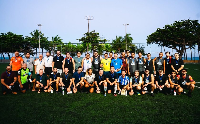 Seminfra e Iplam realizam jogo de futebol em homenagem ao Dia dos Pais na Areninha Pajuçara