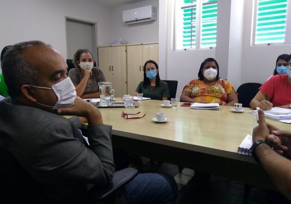 Gabinete de Prevenção à Covid-19 e Saúde discutem vacinação contra coronavírus
