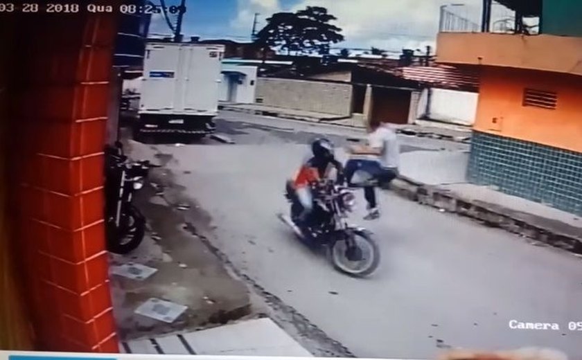 Dupla suspeita de assaltos na Feirinha do Tabuleiro é presa em Pernambuco