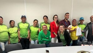 MPT/AL comemora concessão de terreno para associação de catadores de Arapiraca