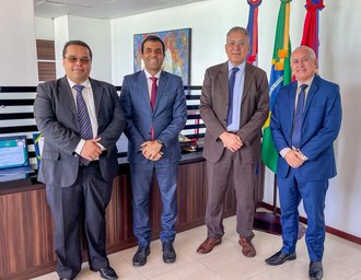 Sindicato dos Advogados apresenta sugestões de melhorias de atendimento para o TRT em Alagoas