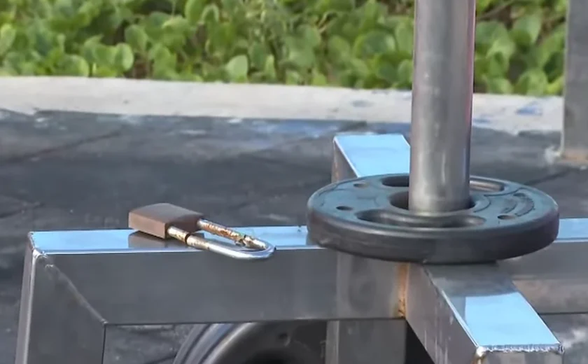 Academia pública na orla de Maceió tem equipamentos furtados